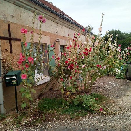 Bed and Breakfast Au Calme Houssay  Exterior foto