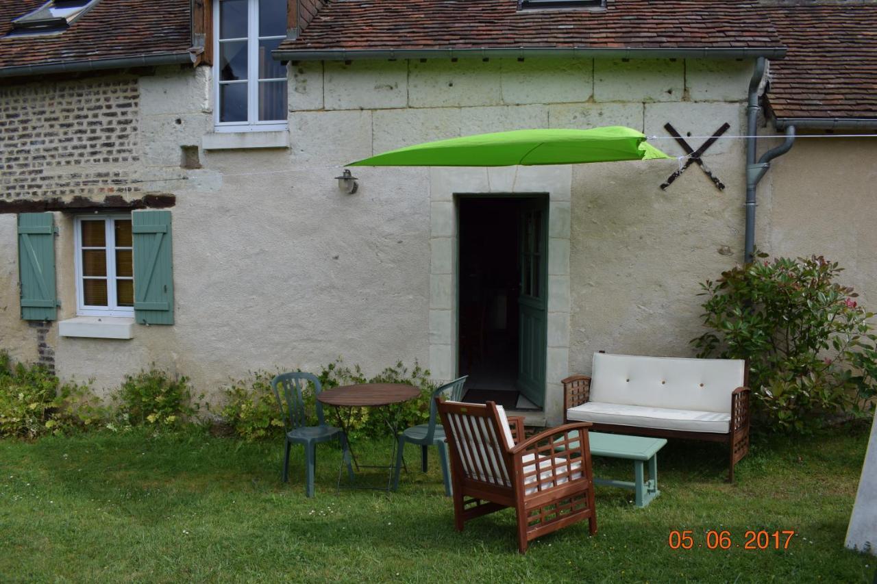 Bed and Breakfast Au Calme Houssay  Exterior foto