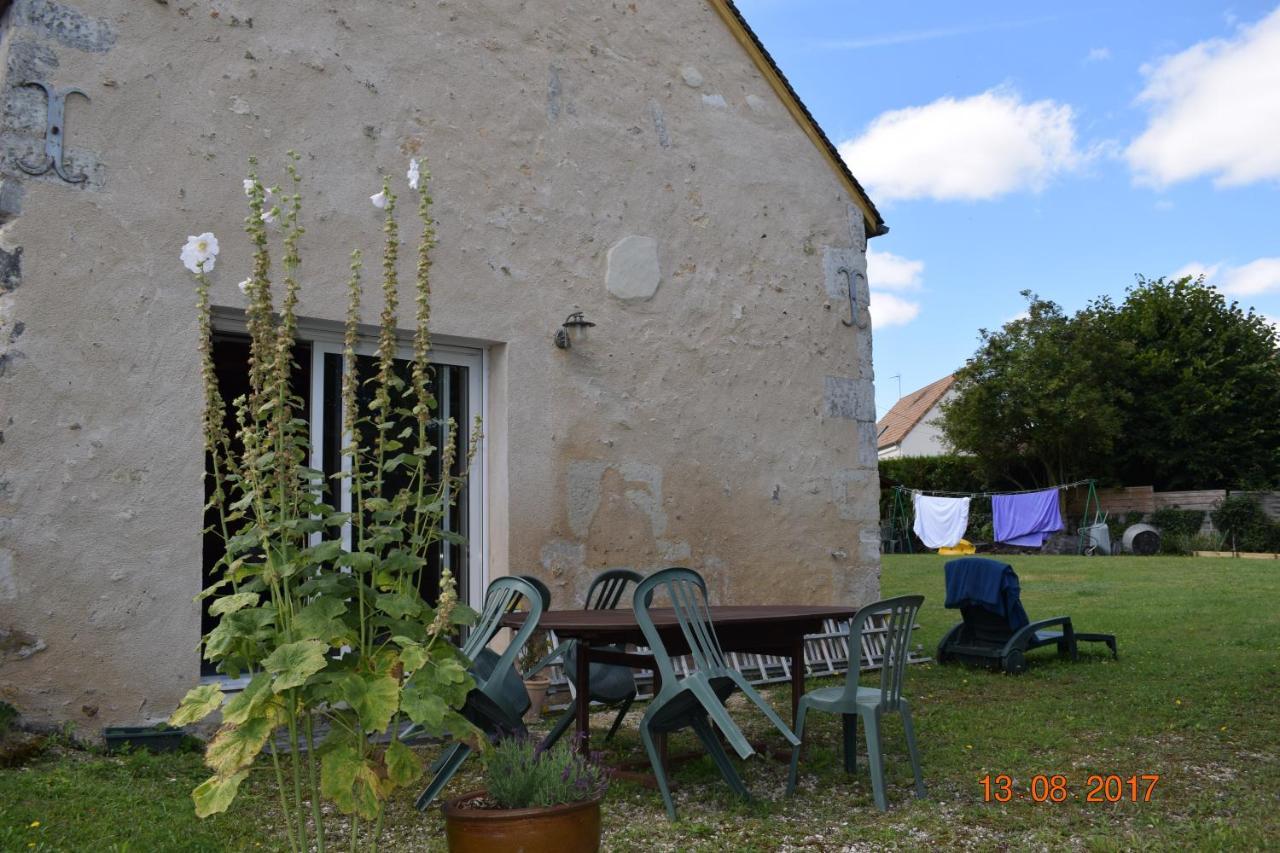 Bed and Breakfast Au Calme Houssay  Exterior foto