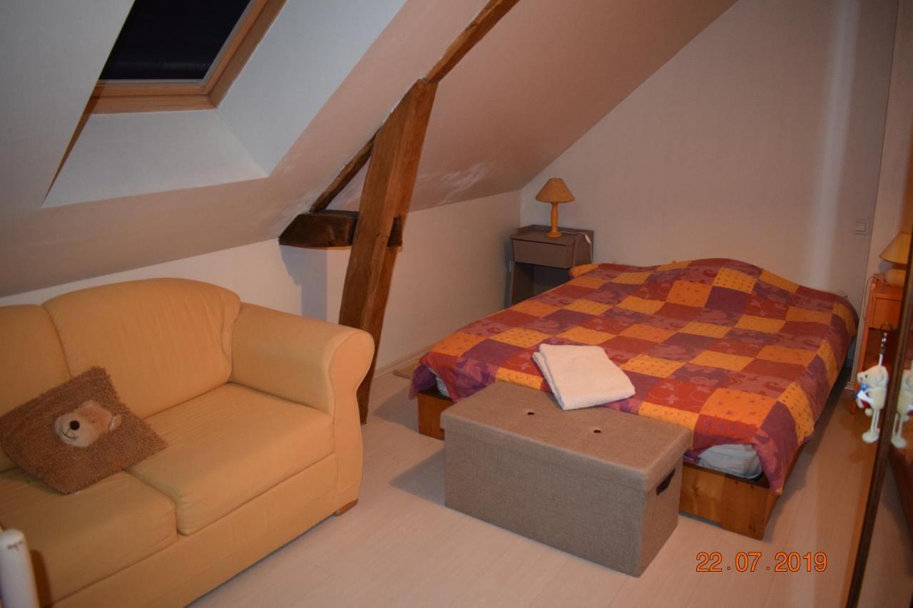 Bed and Breakfast Au Calme Houssay  Zimmer foto